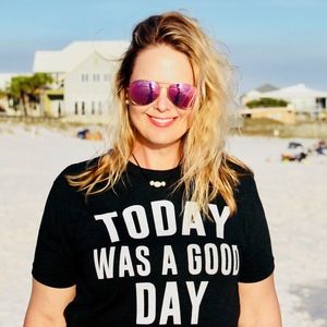 Meet your Posher, Lara